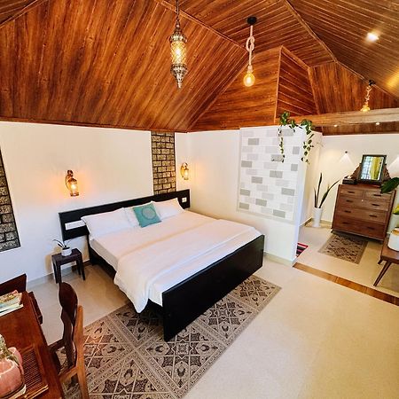 Calm Shack - 2 Bedroom-Boutique Farm Stay Мунар Екстериор снимка