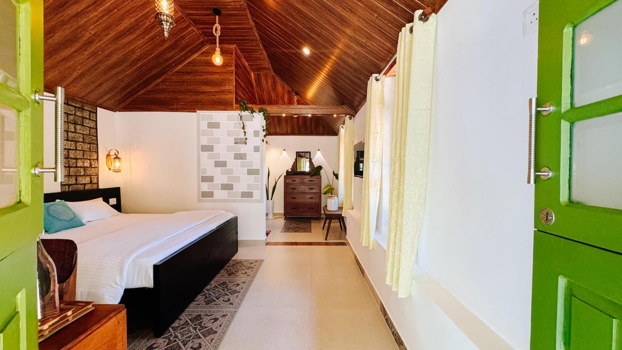 Calm Shack - 2 Bedroom-Boutique Farm Stay Мунар Екстериор снимка