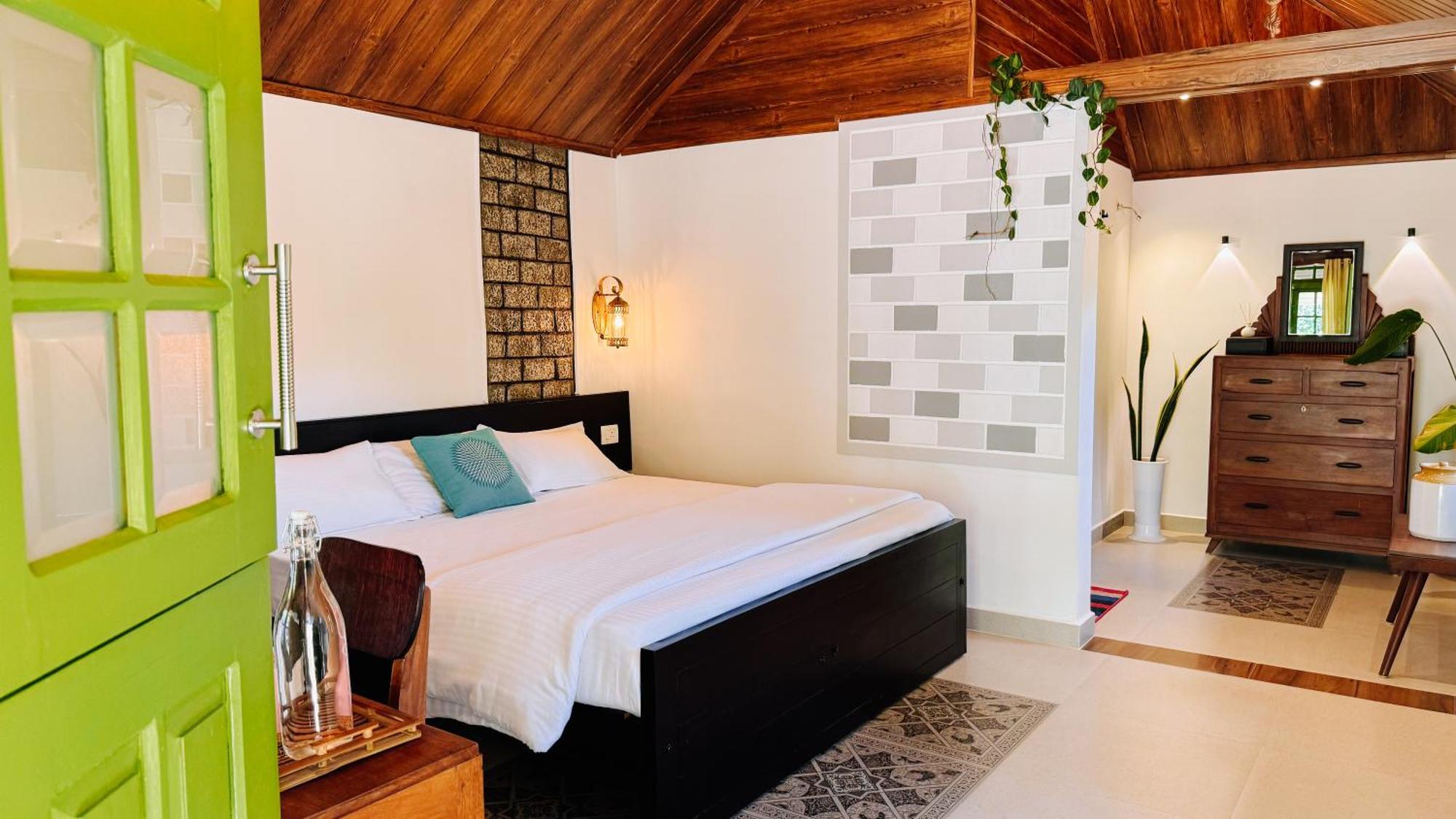 Calm Shack - 2 Bedroom-Boutique Farm Stay Мунар Екстериор снимка