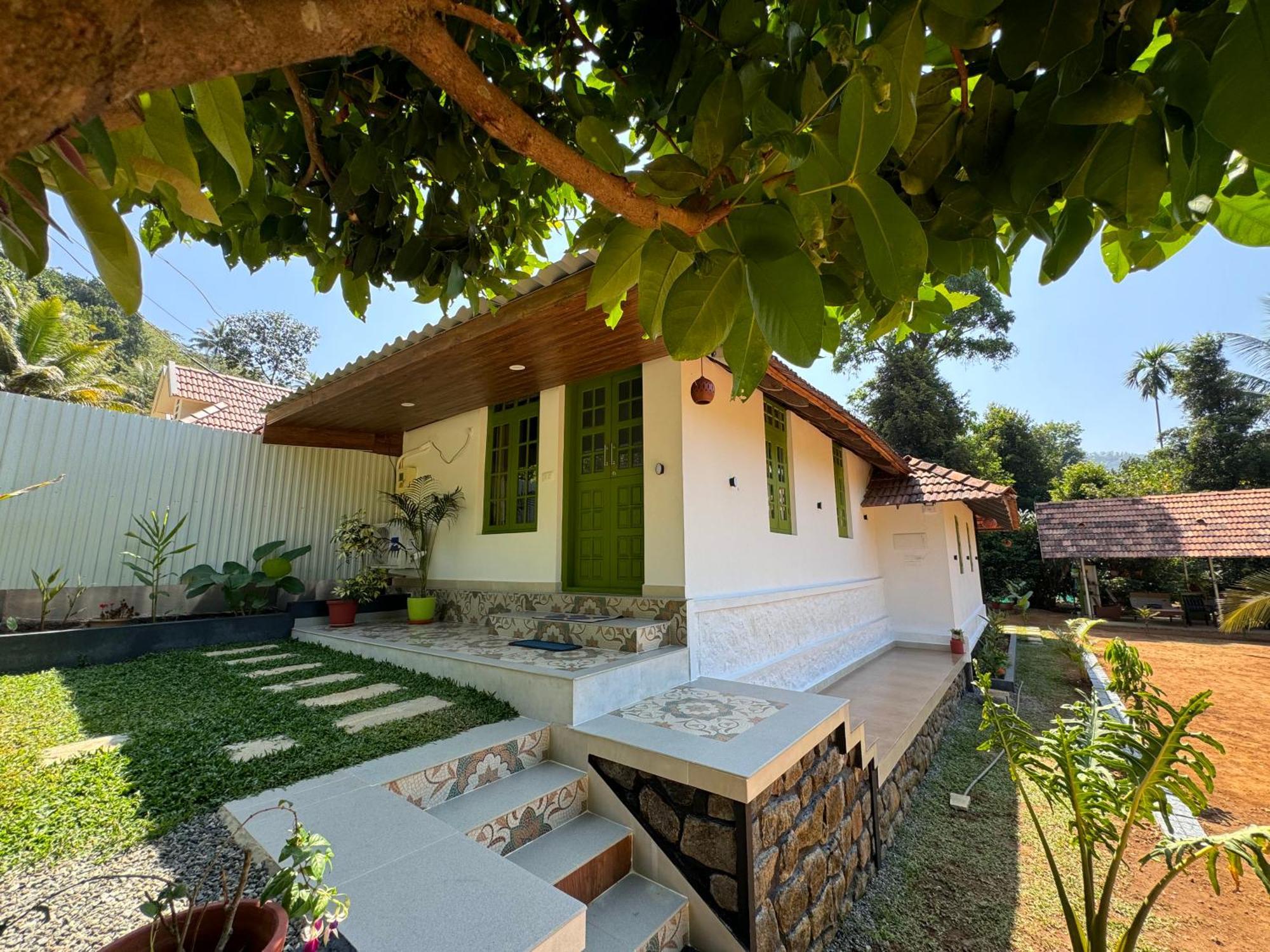 Calm Shack - 2 Bedroom-Boutique Farm Stay Мунар Екстериор снимка