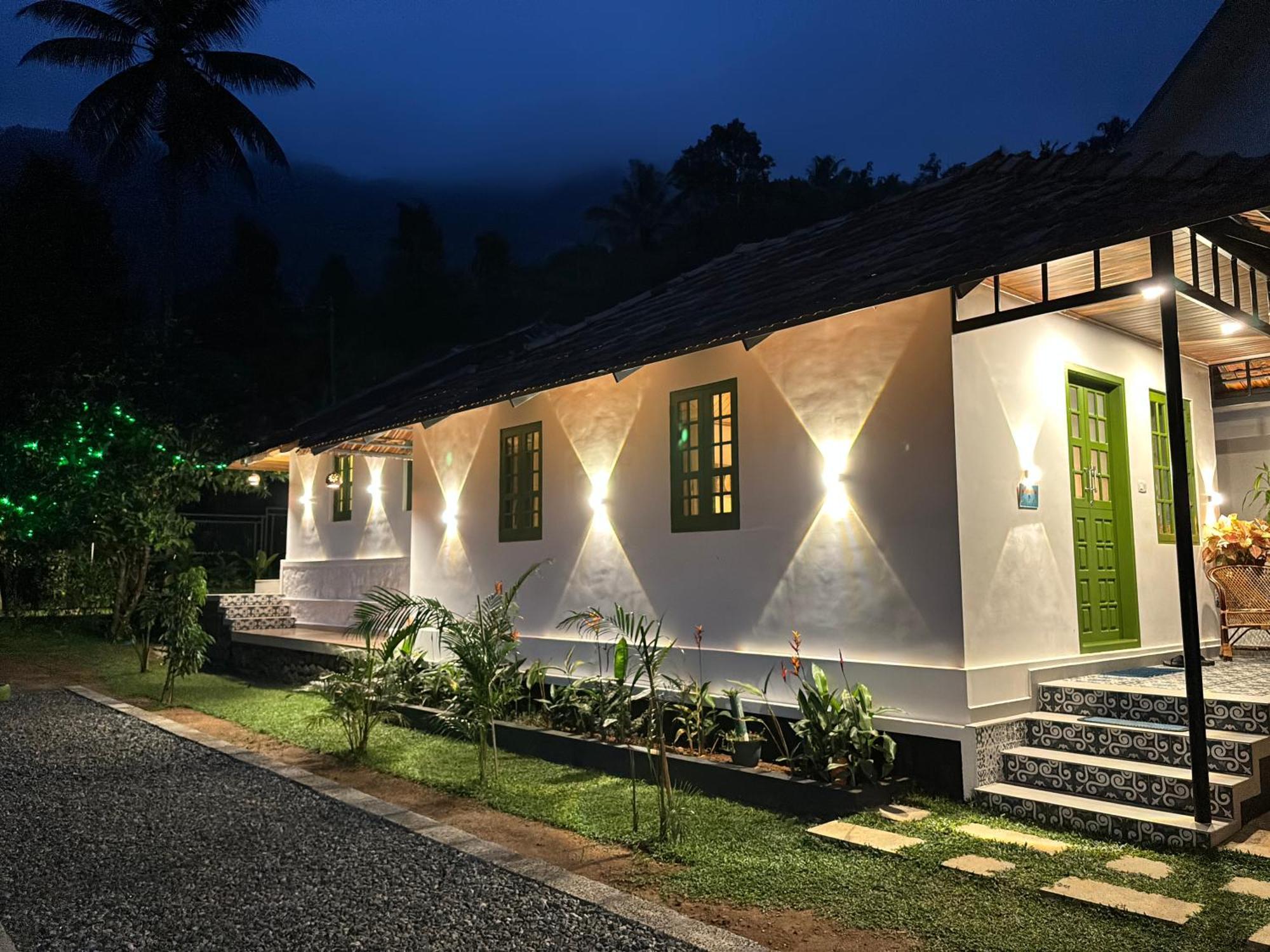 Calm Shack - 2 Bedroom-Boutique Farm Stay Мунар Екстериор снимка