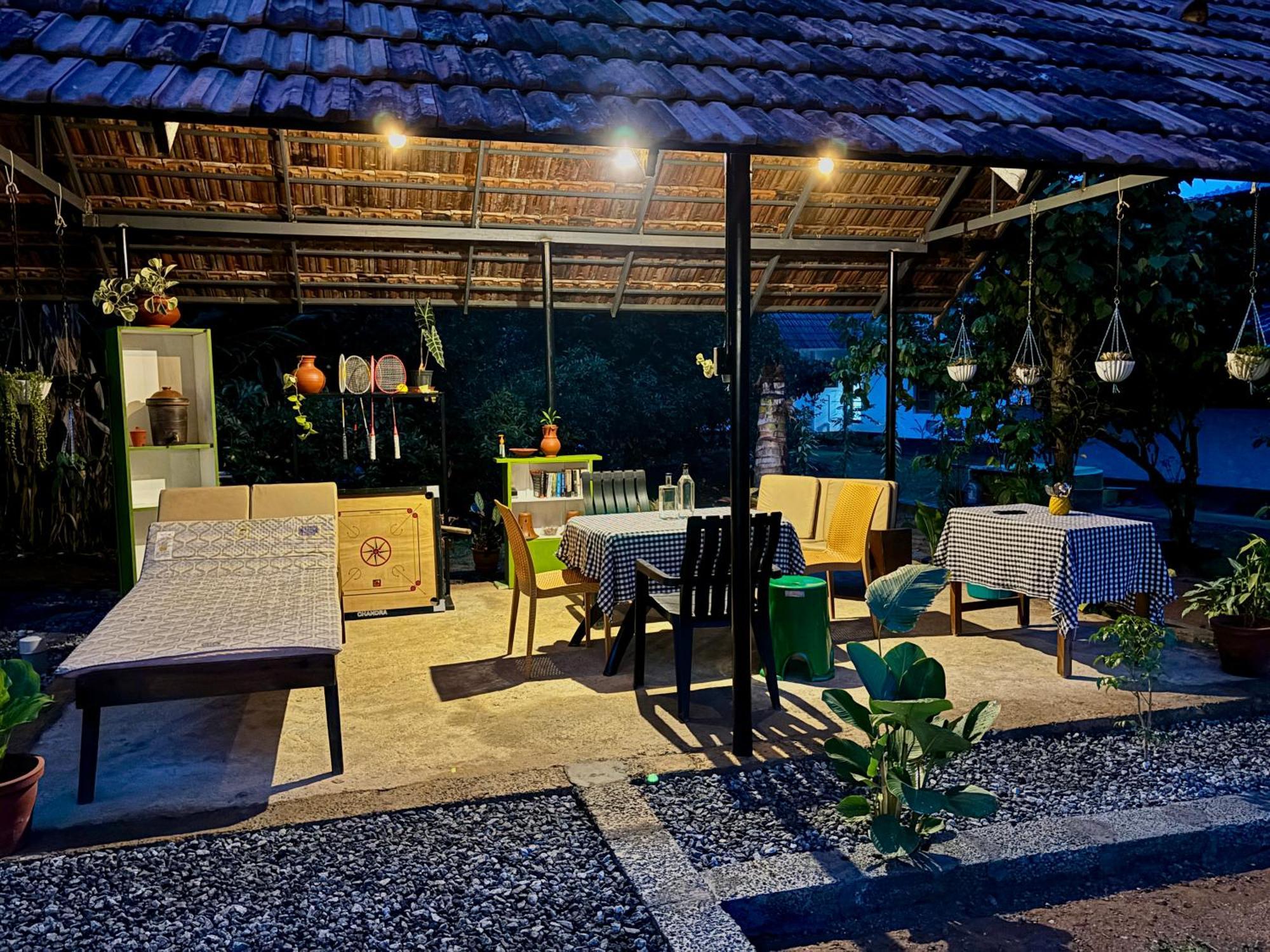 Calm Shack - 2 Bedroom-Boutique Farm Stay Мунар Екстериор снимка